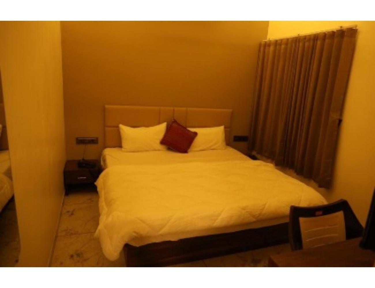 Hotel The Pill, Bhavnagar Exterior foto